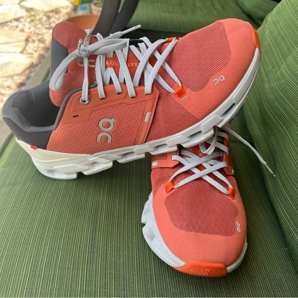 On Men's Cloudflyer 4 Running Shoes Ginger & White Pre-Owned - Picture 3 of 8